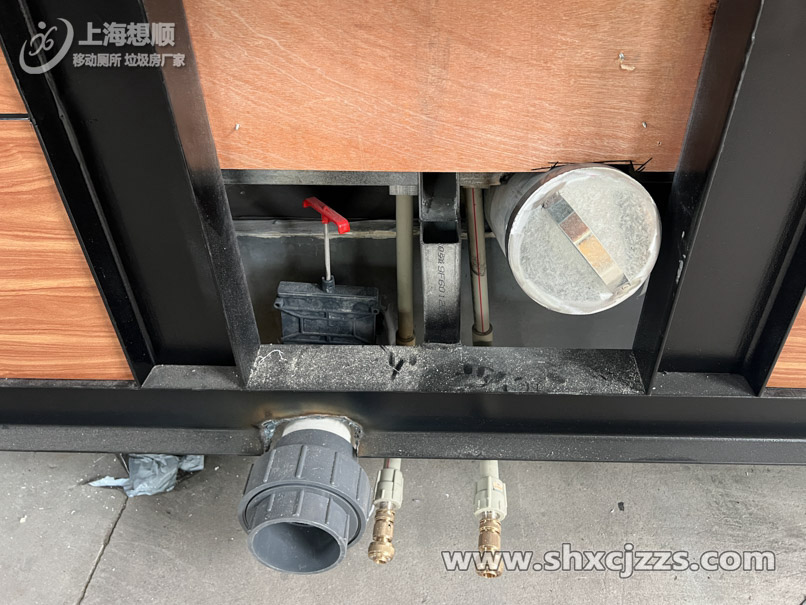 儲糞箱